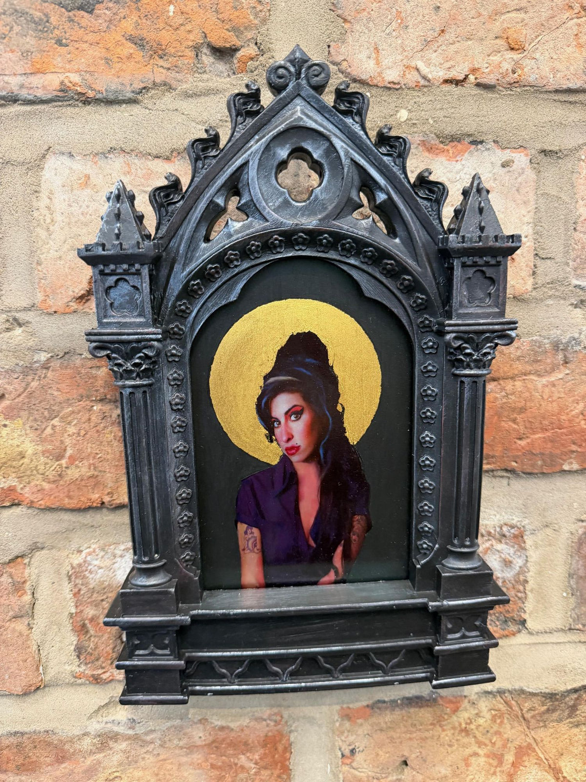 Icon Amy - Black by Paul Cassidy