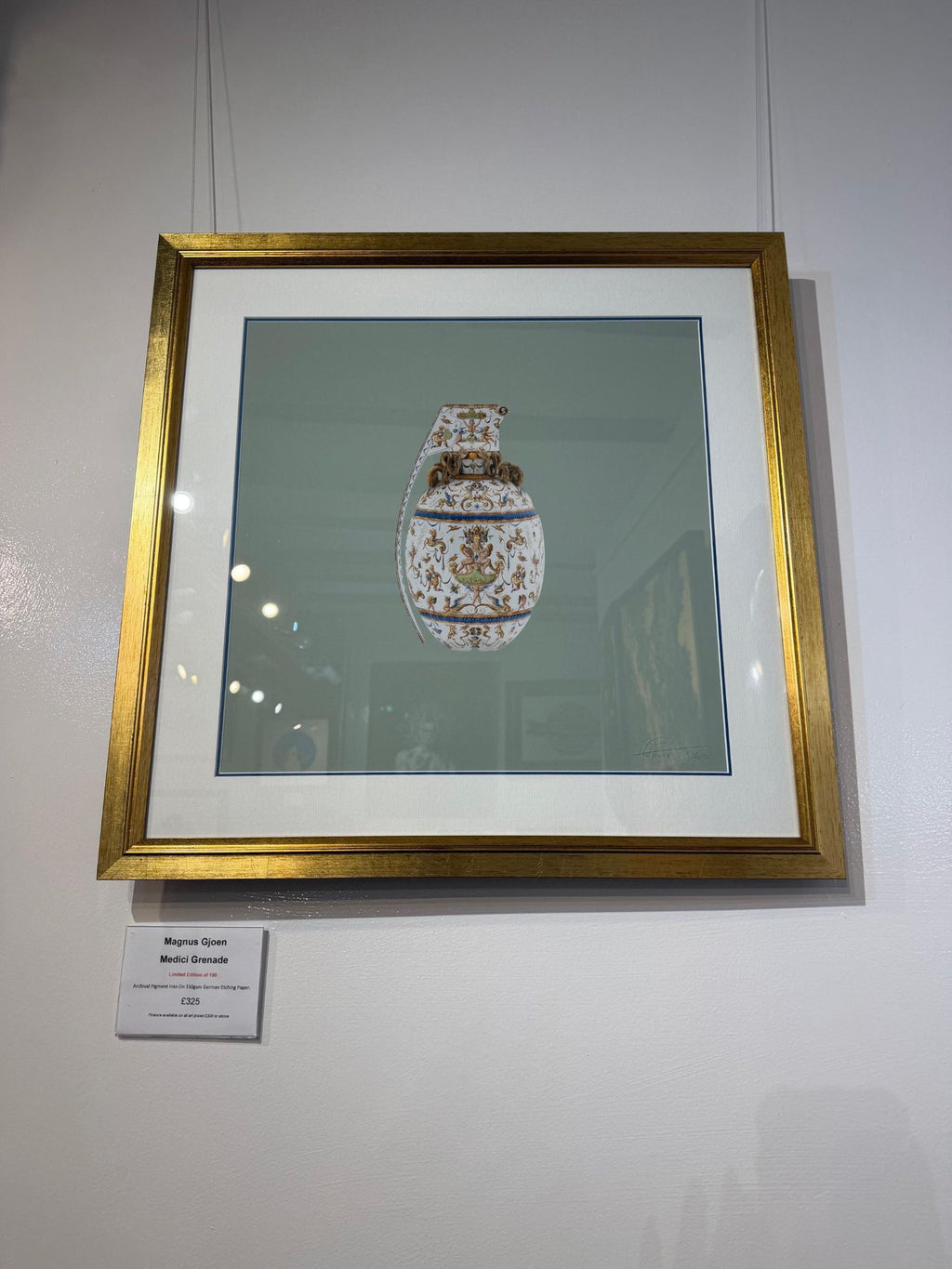 Medici Grenade - Framed by Magnus Gjoen